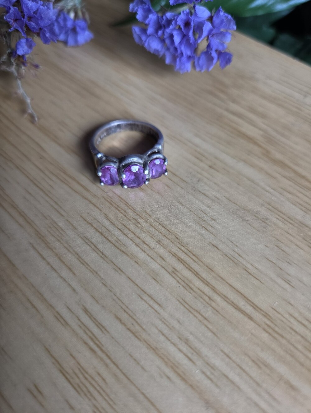 Vintage Sterling Silver Ring With Akexandrite Faceted Stones. Size 7.